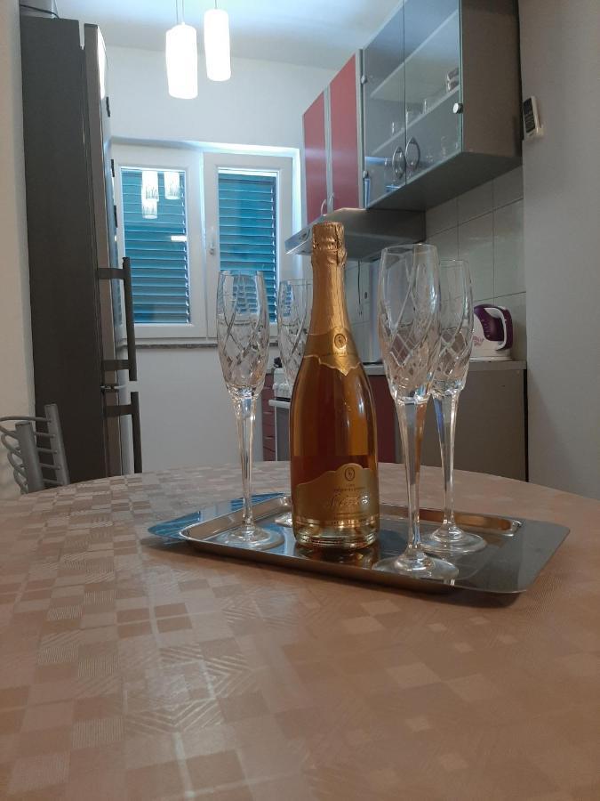 Apartments Borna Драге Экстерьер фото